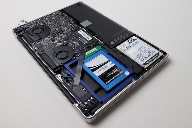 Remplacement de la nappe du disque dur du MacBook Pro 13 Unibody